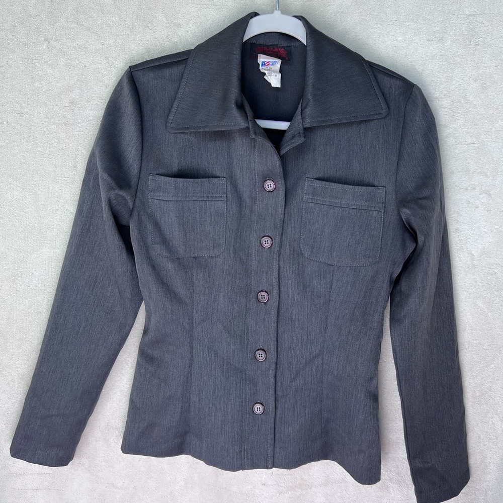 La Belle Women’s Fitted Button Down Shirt